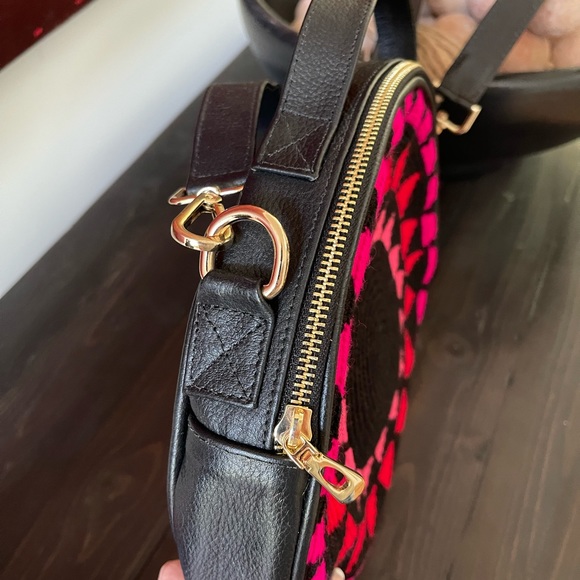 Round messenger, Wayuu Crossbody/ shoulder bag, Adjustable strap. - Picture 7 of 12